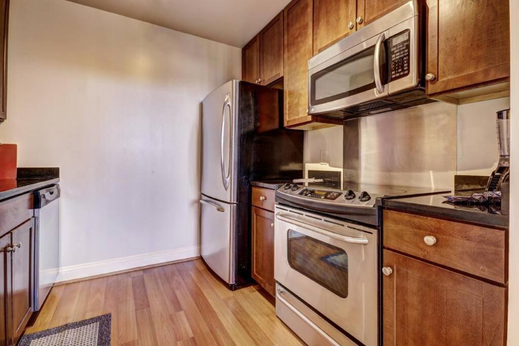 Apartment Harbor Free Indoor Parking Baltimore